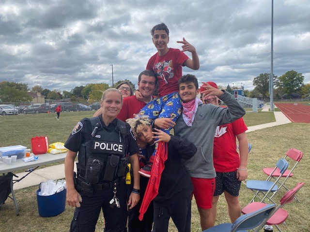 constableswiss's tweet photo. @HolyNamesCHS for Grade 9 Day. Looks like everyone is having a blast even though it's a bit chilly! Brings back good memories. Hoping they are making good memories too! @WECDSB @WindsorPolice #thisiswhatwedoHSRO https://t.co/miLLdqkujH