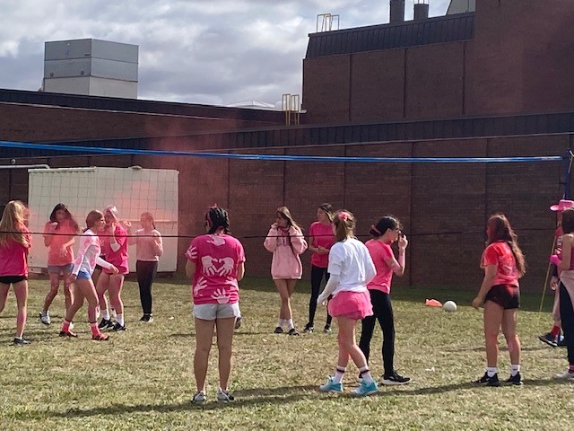 constableswiss's tweet photo. @HolyNamesCHS for Grade 9 Day. Looks like everyone is having a blast even though it's a bit chilly! Brings back good memories. Hoping they are making good memories too! @WECDSB @WindsorPolice #thisiswhatwedoHSRO https://t.co/miLLdqkujH