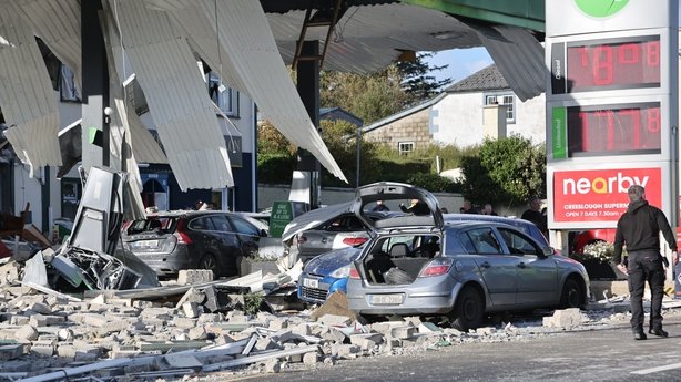 emergencytimes's tweet photo. Several people are injured following an explosion at a service station in Co Donegal. Emergency and Search &amp; Rescue services are at the scene at Creeslough. A fleet of ambulances, fire crews, an Irish Coast Guard Helicopter &amp; the Mulroy Coast Guard team have responded. #Donegal https://t.co/RfVq3Abfan