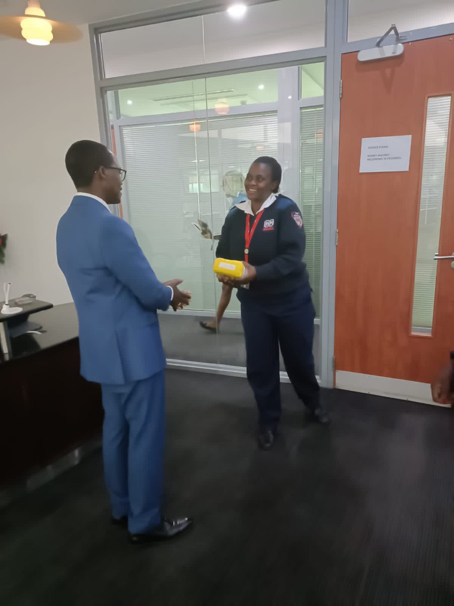 NCBABankKenya's tweet photo. @JohnGachora, GMD, took time out of his schedule today to thank the staff for their hard work. Happy Customer Service Week.
#ServiceTheNCBAWay, #SustainingCustomerInclusion, #CustomerServiceWeek2022 #Goforit https://t.co/glvaqXwhJ6
