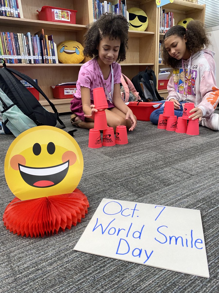RobersonMSLib's tweet photo. Razorbacks know how to smile!!! https://t.co/YZZYhAENiY