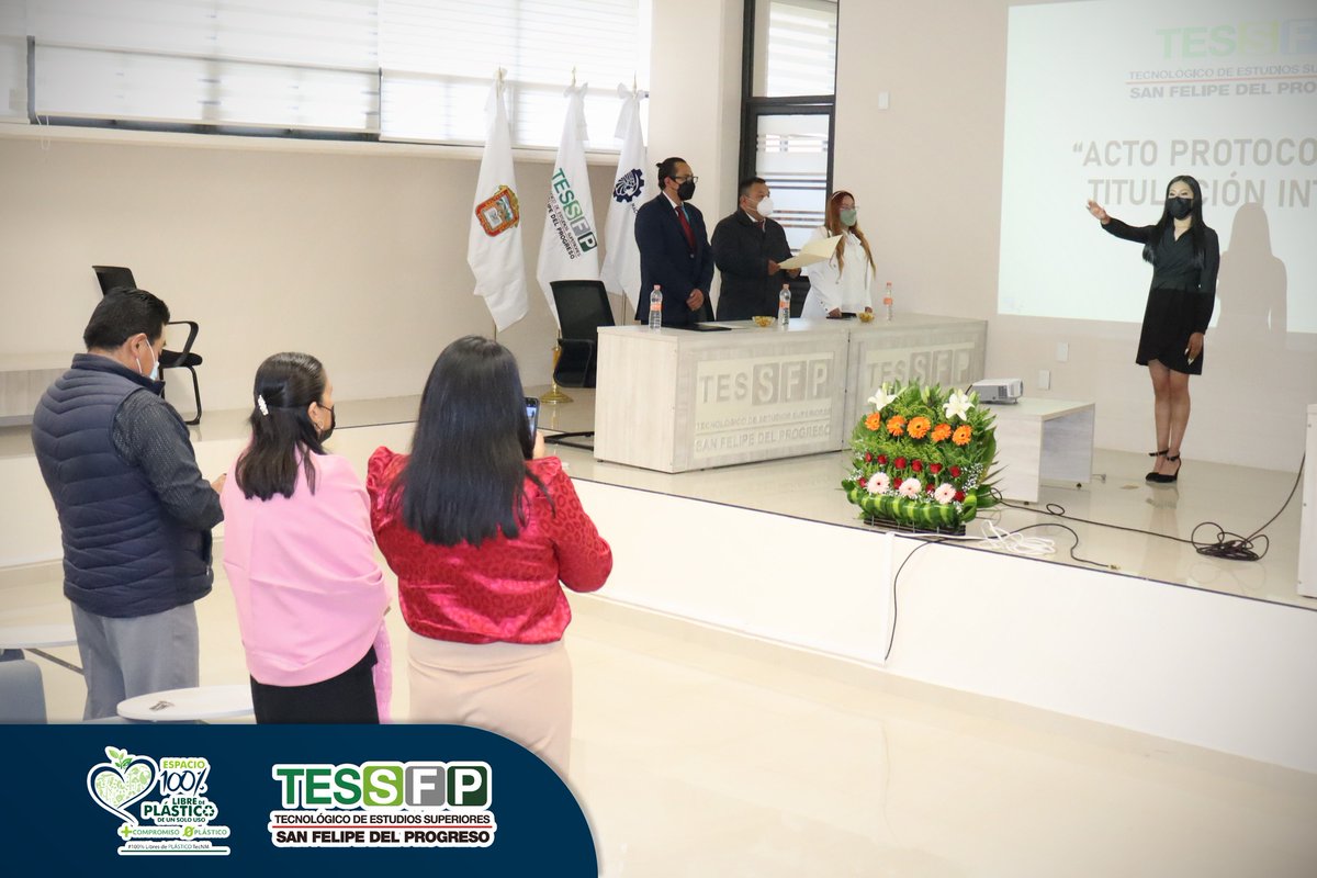 TESSFP_Edomex's tweet photo. #ComunidadTESSANFE | Felicitamos a la nueva Ingeniera Química María Guadalupe Toribio Castro, le deseamos mucho éxito en su vida profesional y personal. Te invitamos a poner en alto el nombre del #TESSFP.
#OrgulloTESSANFE 
#TodosSomosTESSFP https://t.co/FVB2pU7bzM