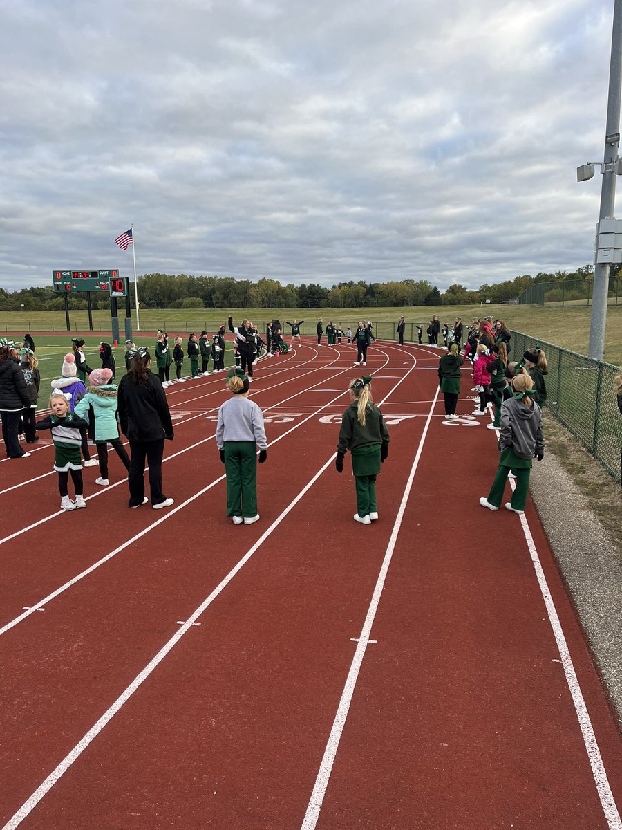 OhsVarsity's tweet photo. The future of OHS cheer 😍 is bright!! @OlivetSports https://t.co/1OVBDEAjGf