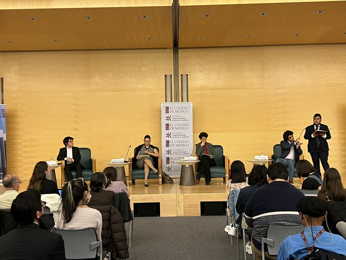 ¡Comenzamos! “Entre muros y puentes: el legado de la política exterior de Trump en la relación México-Estados Unidos” 
Sigue la transmisión en vivo: 

youtube.com/watch?v=zCVfqL…

🇲🇽🇺🇸