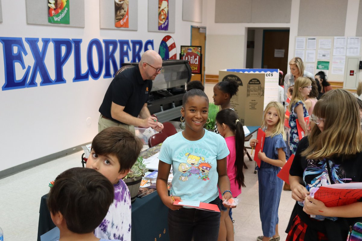 PBVUSD's tweet photo. Today was Career Day at McAuliffe Elementary! Thank you to all of our guests who shared their careers with our students. Our McAuliffe Explorers had a blast learning about different career fields!!!

#WeArePBV @MPbvusd https://t.co/k2pd6h2lsr
