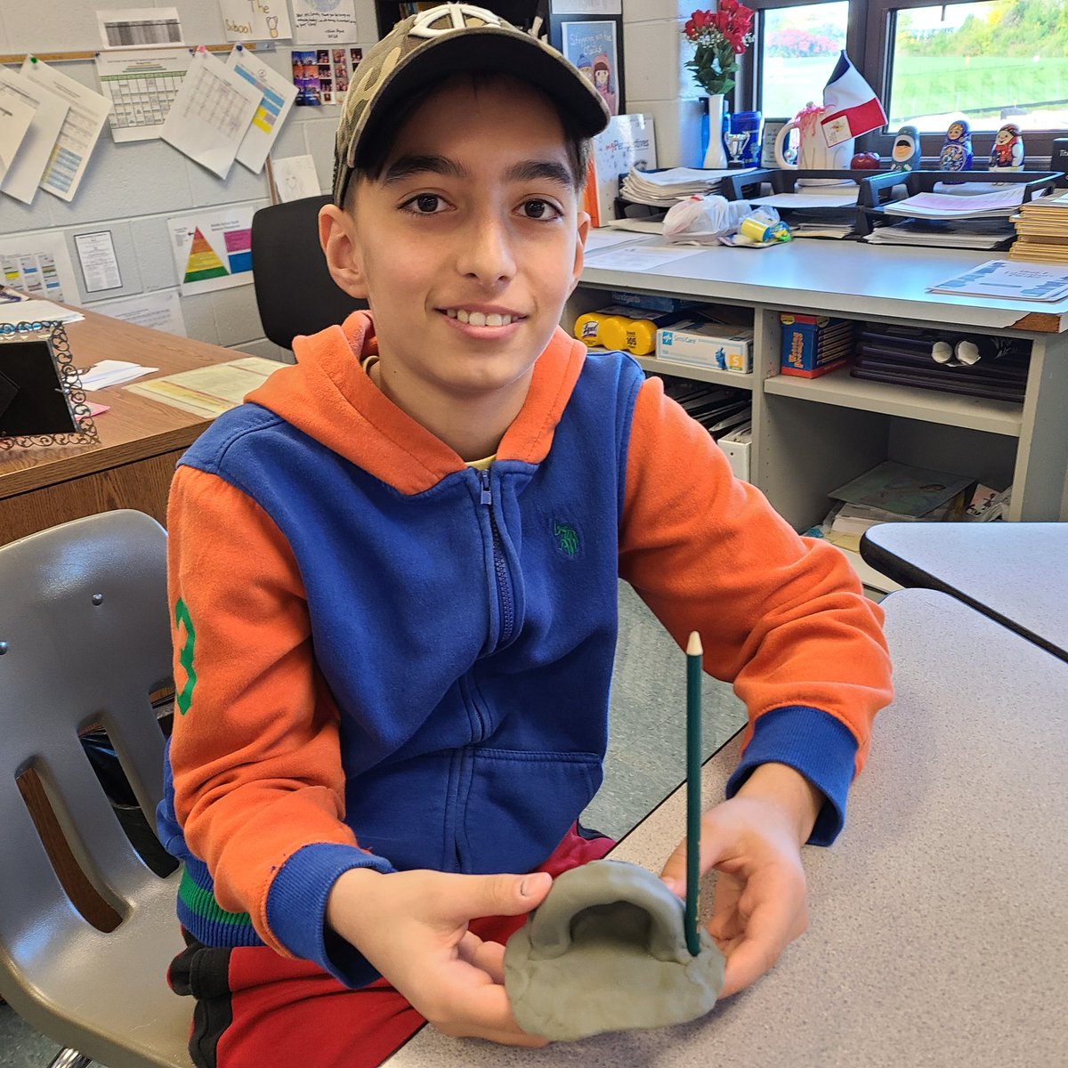 CorushMara's tweet photo. More: The writing process and a sculptor share so many commonalities! Sculpting and resculpting pencil holders. #prewrite #draft #write #revise #final #bettertogether @ms_dounis @HawthornMSS @District_73 https://t.co/lEVm0UrDT1