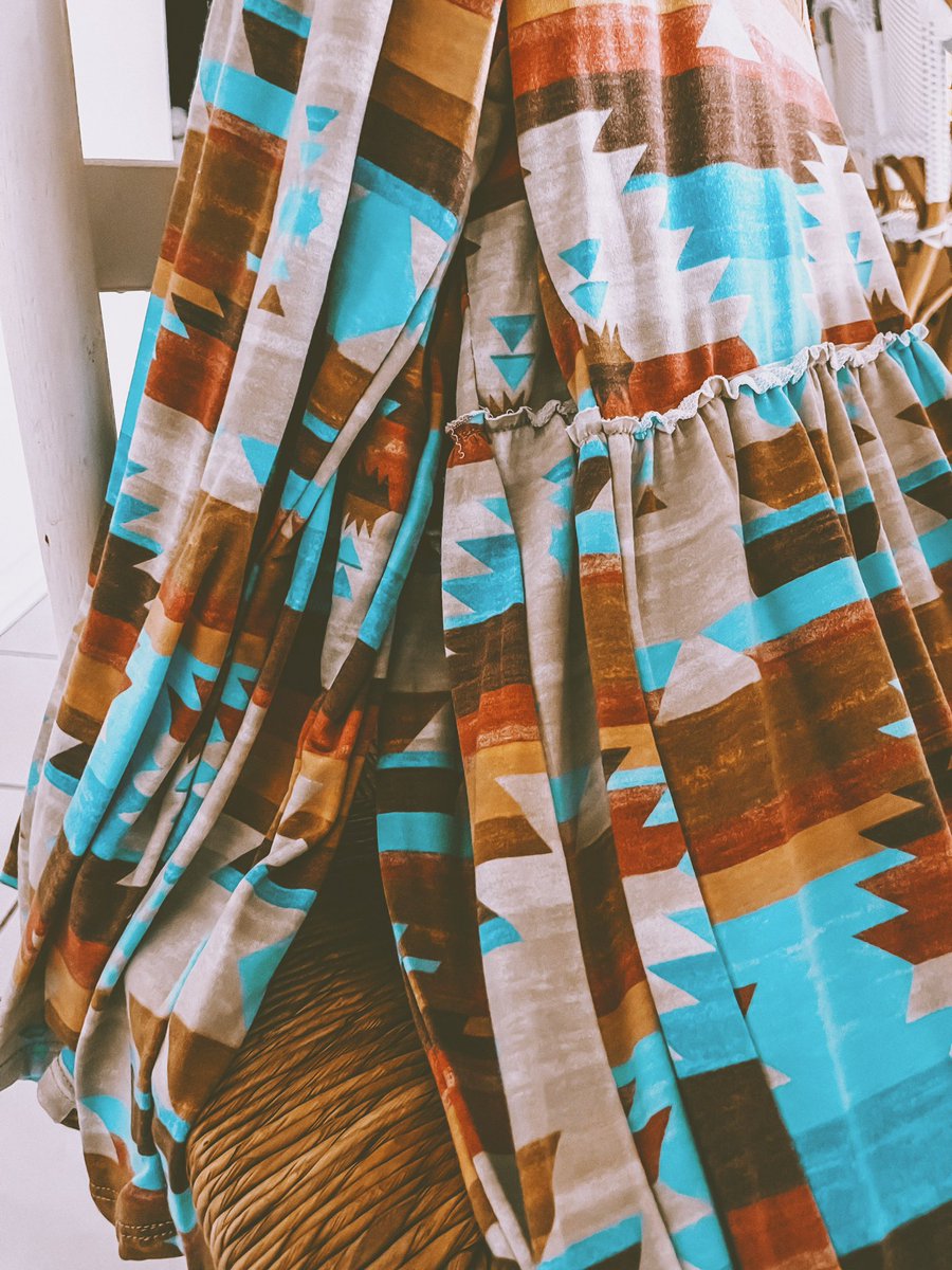 just opened a N E W top. how gorg is she for fall 🍂

#shopsmall #NEWNEW #fashion