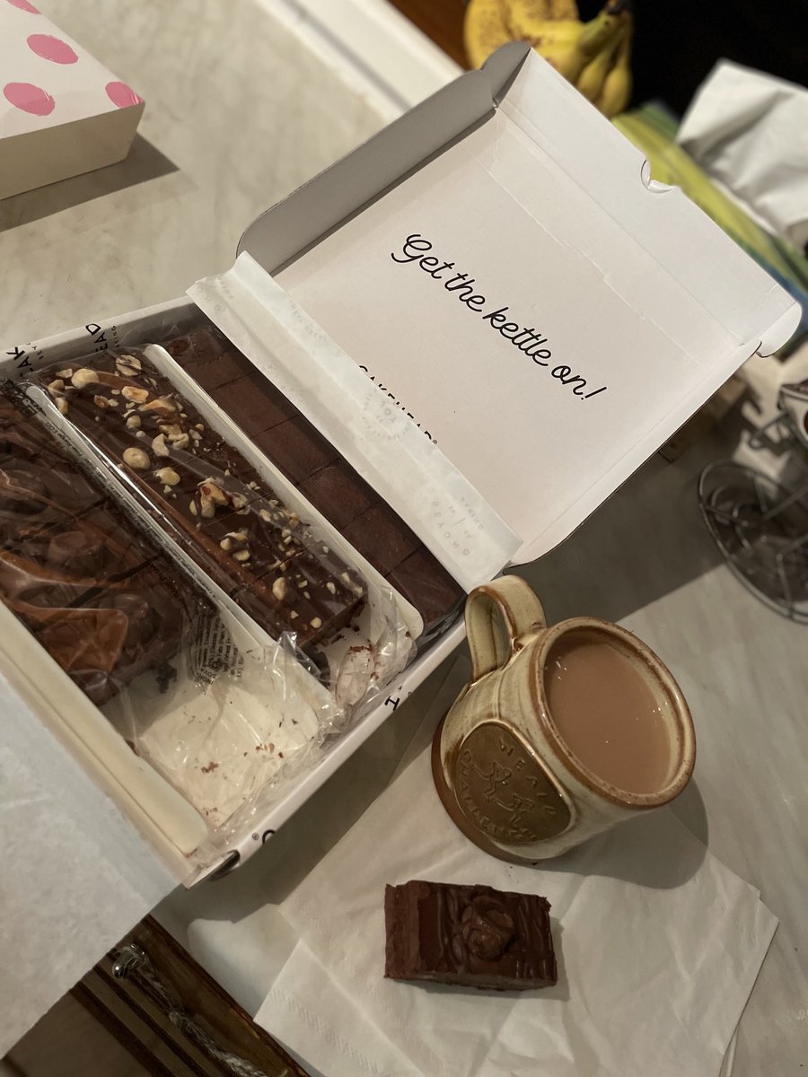 Whiffenpuff's tweet photo. #GetTheKettleOn
On it ππ»π₯° #CakeHead
Thanks β¦@The_Josiekittenβ© for my birthday delivery π
I may put on a few pounds π· https://t.co/EHJtKBrC00