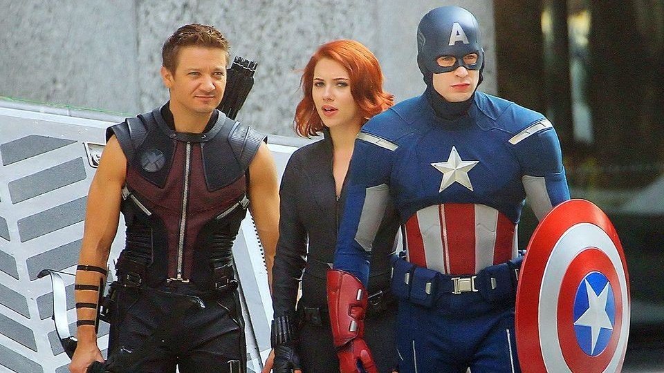RPTAvengers's tweet photo. © #RPTAvengers > Behind the Scenes!
The golden trio! Fotos exclusivas de Diego (@illicitframe), Jeremy y Emily (@cardiganscript) dentro del set. https://t.co/6EEoXMVEbq