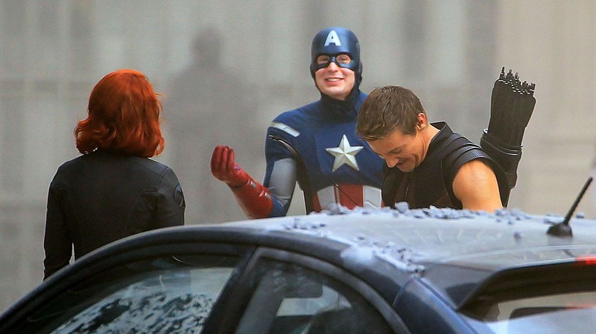 RPTAvengers's tweet photo. © #RPTAvengers > Behind the Scenes!
The golden trio! Fotos exclusivas de Diego (@illicitframe), Jeremy y Emily (@cardiganscript) dentro del set. https://t.co/6EEoXMVEbq