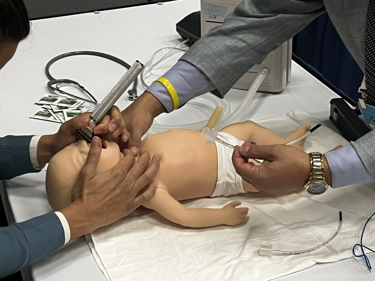 MaryaLStrand's tweet photo. Managing all the airways! #AAP2022 @KapadiaNeo @neosatyan https://t.co/GWP8teK9fE