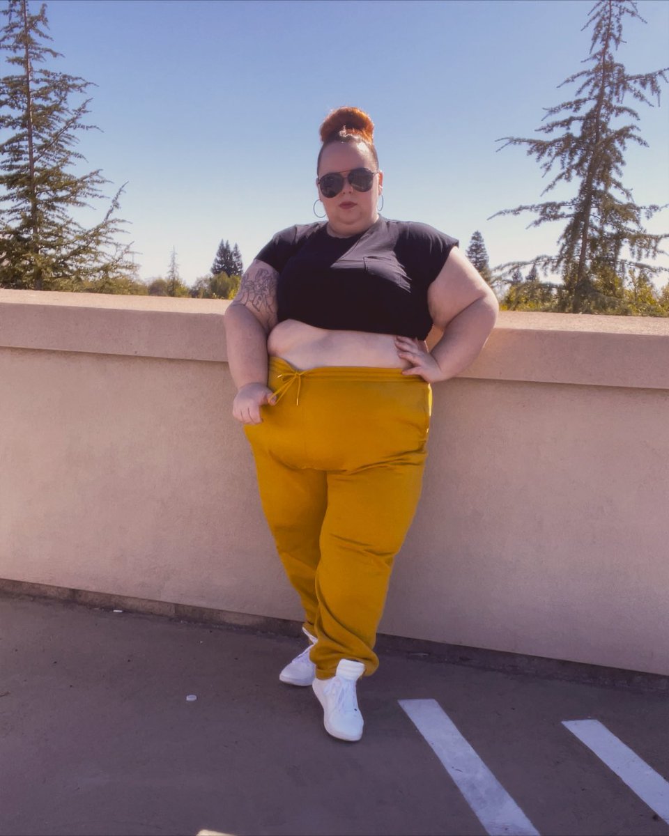 TheKatStroud's tweet photo. Loungewear is life 💛
@SavageXFenty #SavagexFenty https://t.co/TQ7qZUeCis