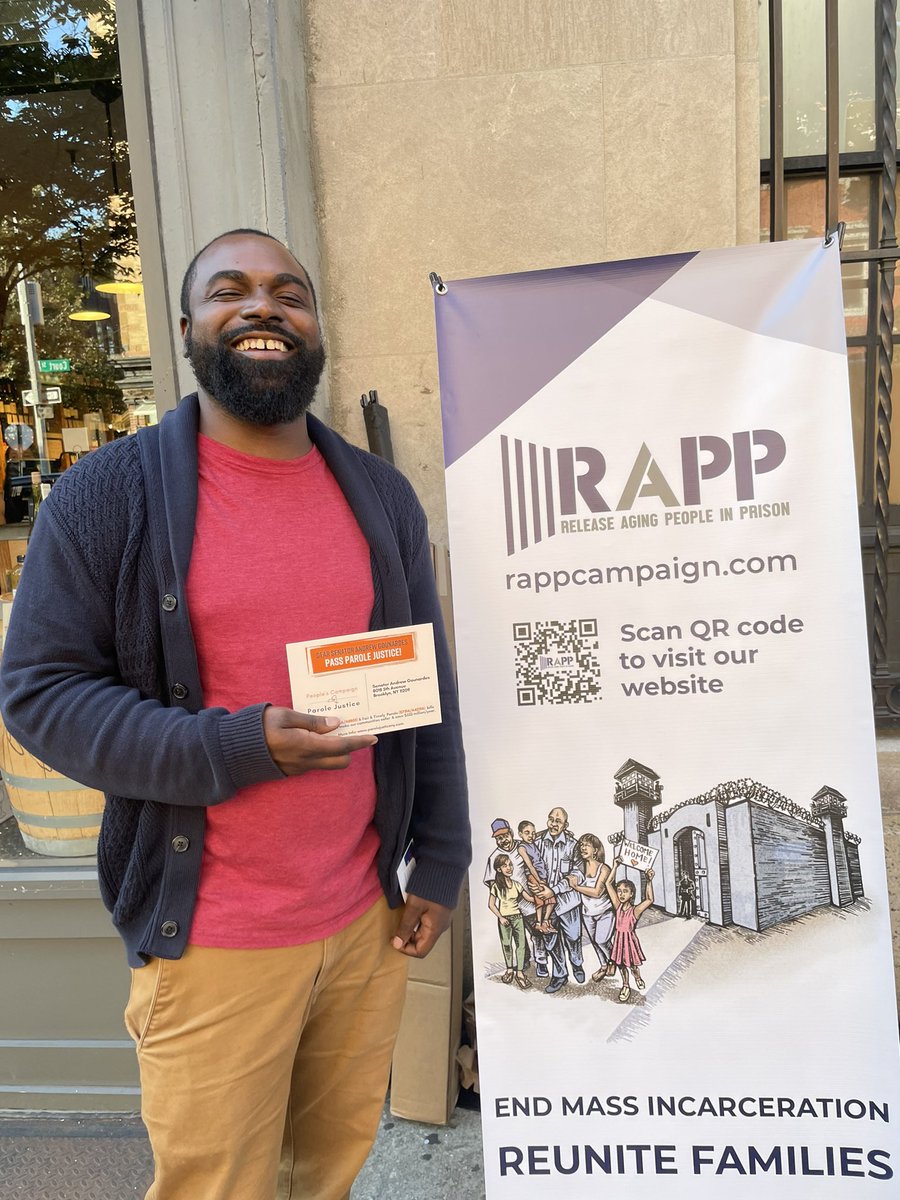 RAPPcampaign's tweet photo. Today we were back out in Cobble Hill talking to community members about the urgency of passing the Elder Parole and Fair &amp; Timely Parole bills. More than 30 people signed postcards to their new state senator urging him to pass them.

#ParoleJusticeNY https://t.co/RHsDh87aA7
