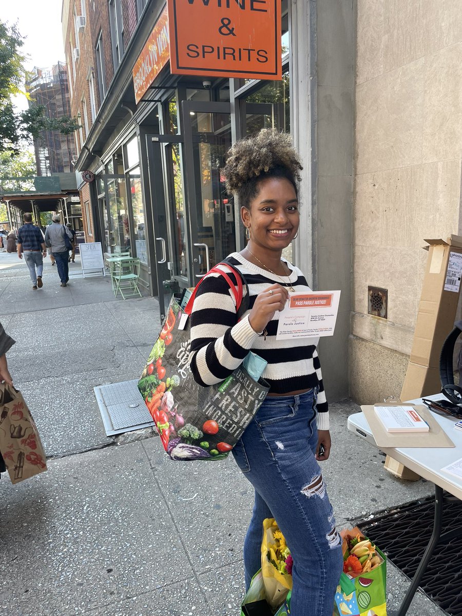 RAPPcampaign's tweet photo. Today we were back out in Cobble Hill talking to community members about the urgency of passing the Elder Parole and Fair &amp; Timely Parole bills. More than 30 people signed postcards to their new state senator urging him to pass them.

#ParoleJusticeNY https://t.co/RHsDh87aA7