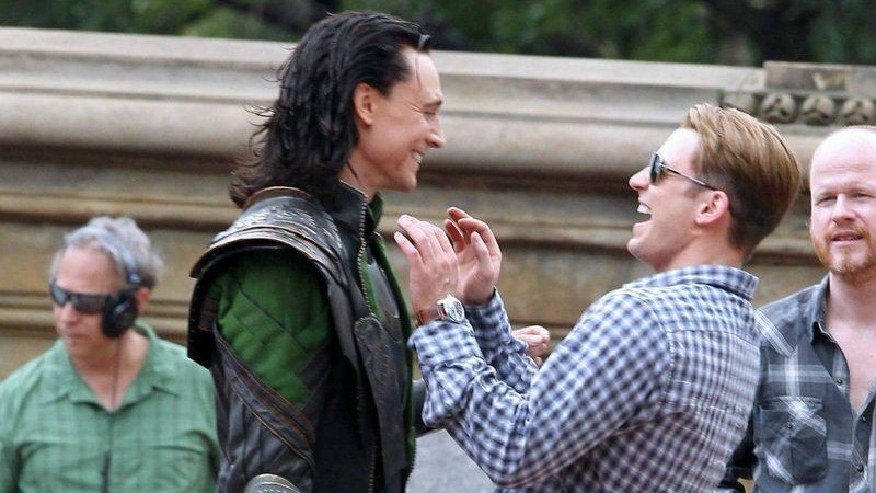RPTAvengers's tweet photo. © #RPTAvengers > Behind the Scenes!
Un vistazo más cercano a nuestro increíble villano Loki, interpretado por Leo (@folklic) junto a nuestros héroes. Steve (@illicitframe), Natasha (@cardiganscript), Tony Stark (@inspookyvibes), Thor (@TickTickAndy), Hawkeye y Hulk! 💚 https://t.co/bPR7Fv73bH