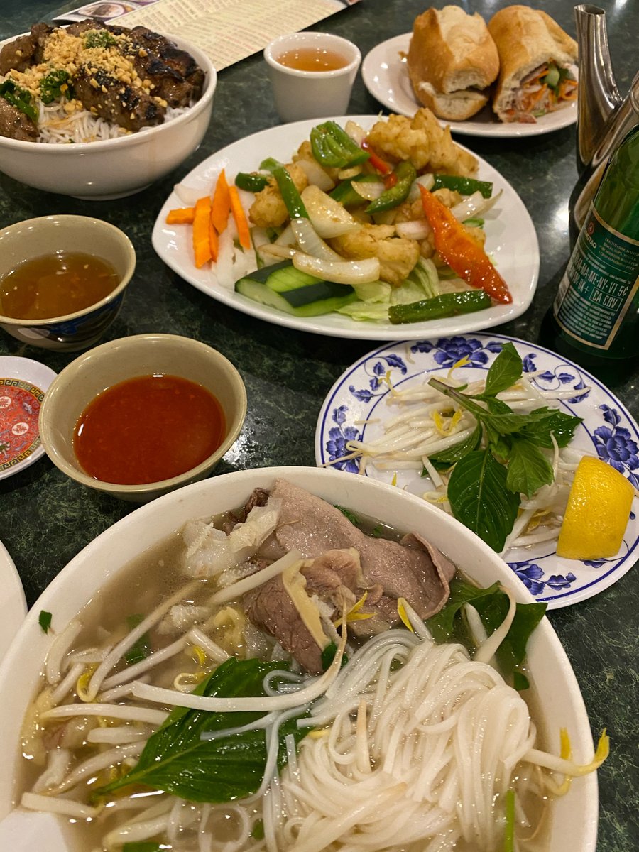 BenjiMoana's tweet photo. Thái Sơn
Vietnam Pho🍜
Fragrant roasted chicken 🐔
📍89 Baxter St, New York, NY 10013 https://t.co/ZjaAKrrmvB