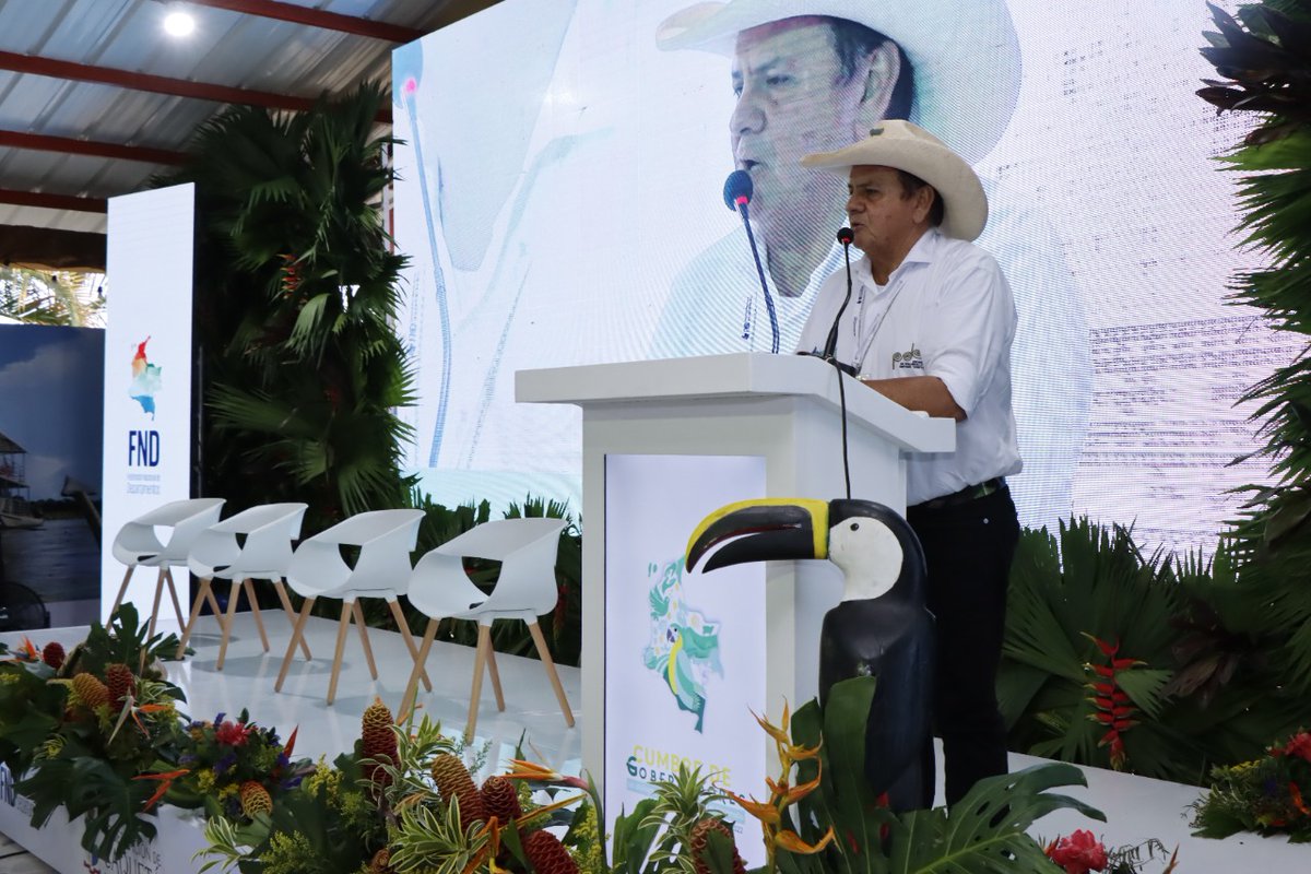 "#Caquetá tiene 85 mil kilómetros de extensión, con más de 525 mil habitantes y cuenta con una vocación ganadera y agrícola. Asimismo, tiene las mejores aguas dulces del país" <a href="/GascaArnulfo/">Arnulfo Gasca Trujillo</a>, <a href="/GobCaqueta/">Gobernación de Caquetá</a> #VidaPazYDesarrollo #VidaPazYDesarrollo