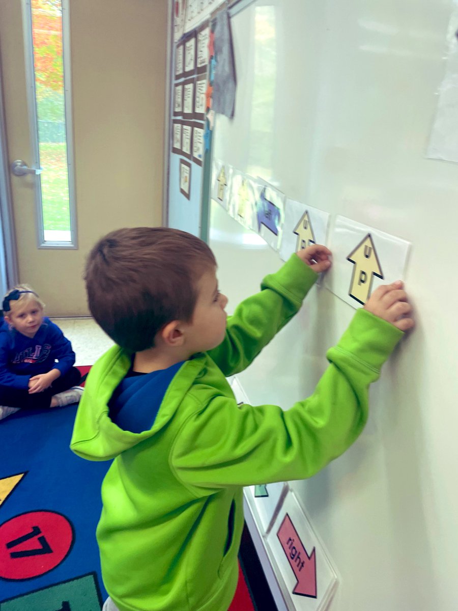 MrsW111's tweet image. BVS kindergarten friends met our robot today! 🤖 They did an amazing job coding him along his path! #codingkinders #hcsdlearns #hcsdcodes