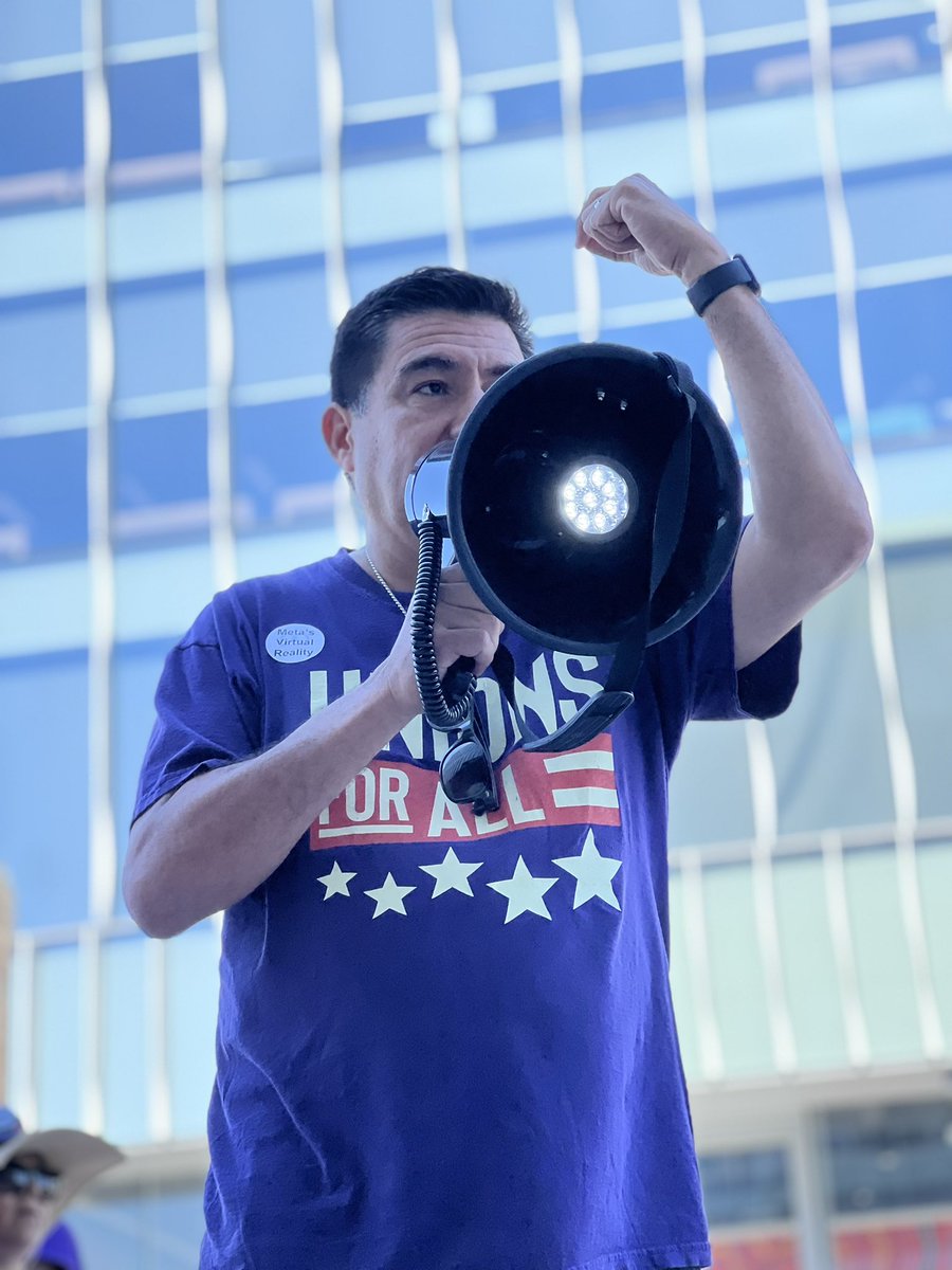 seiuusww's tweet photo. What a great action today @Meta against janitorial contractor SBM. Corporate greed is strong, but the power of the people is stronger. #JusticeForJanitors #EssentialNotExpendable https://t.co/aEyItEQAh4