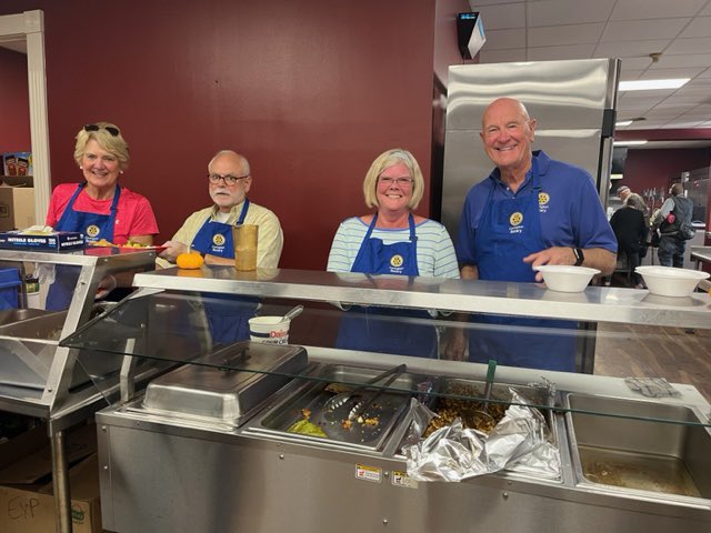 CovKYRotary's tweet photo. Rotarians serve! At Hosea House in Newport. @FauberGil @fwtandy #ServiveAboveSelf https://t.co/2wncbFzkMi