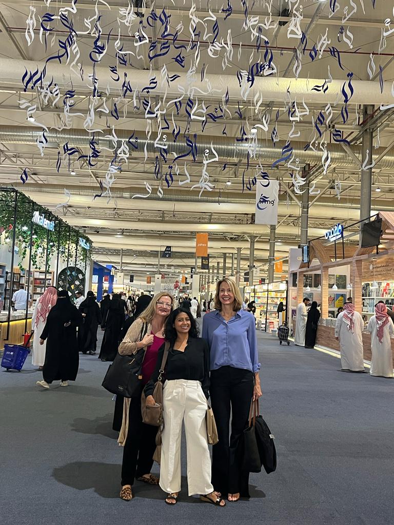 lindalrichards's tweet photo. Amazing to speak at a book event where over 1 million people will have attended in 2022 and to talk about women in #CrimeFiction in a space where it is a new conversation. Proud to take part. #RIBF2022 @RyBookFair  @sheena_kamal @rhardingwriter #SvetlanaAlexievich #writinglife https://t.co/quSqMKw14V
