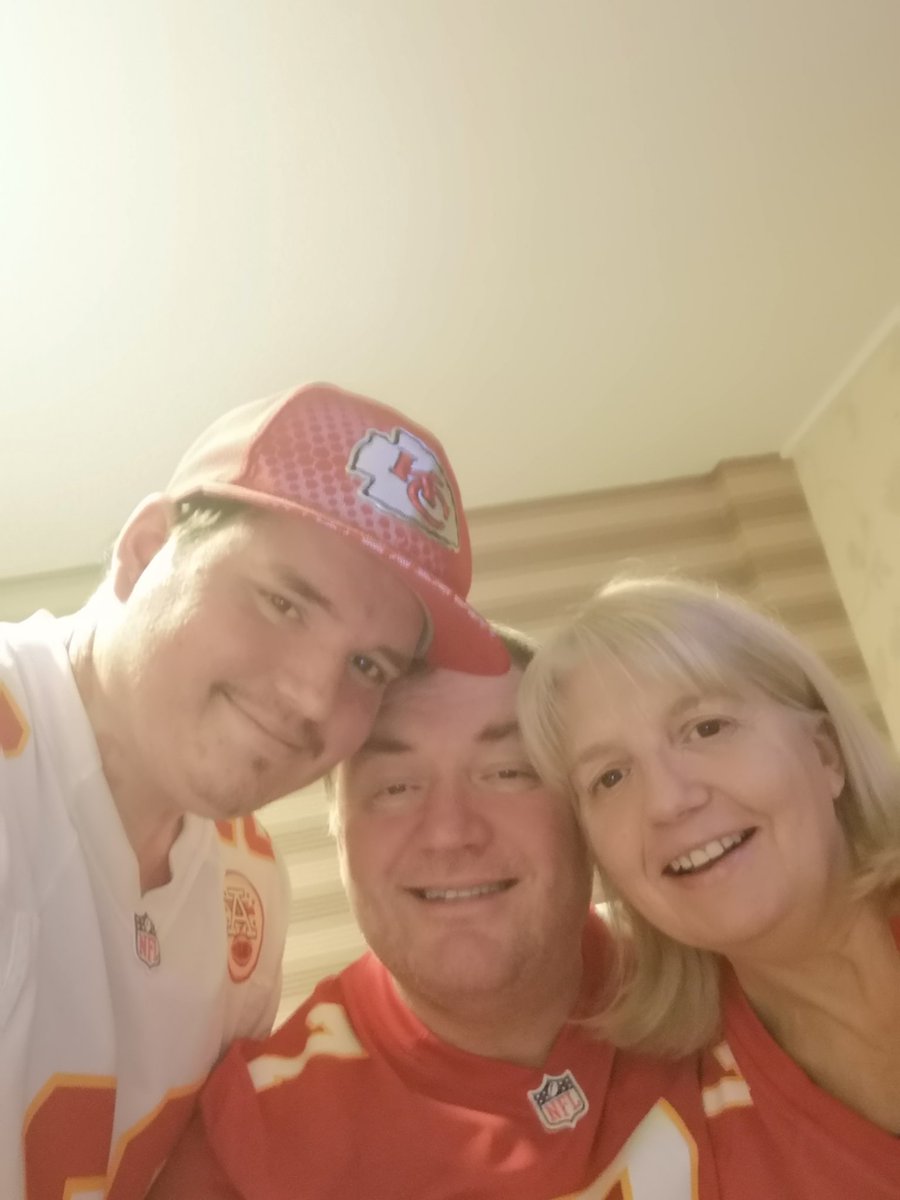 #ChiefsKingdom we will be over from the UK to watch the raiders game we would like to wish our son Raymond Binns a happy birthday