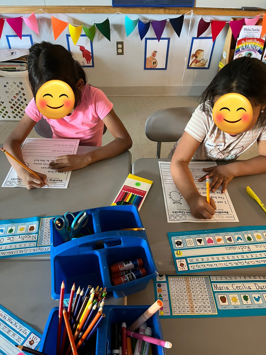 Fridays are for buddy reading to help build our fluency! 📚📖 <a href="/BESpectacular1/">BESpectacular</a> <a href="/vichouston22/">Vicky Houston</a>