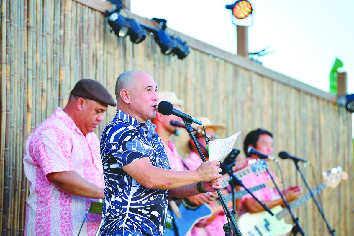 MidWeekHawaii's tweet photo. Now helmed by the third generation, @HighwayInn celebrated its 75th anni last month with a family-style Sunday lū‘au with 400 guests, including ‘ohana from Japan, employees, vendors and longtime customers.
Photos: JAMY Studios
#midweekhawaii #hawaii #westvoice #highwayinn https://t.co/DCID3RrGZO