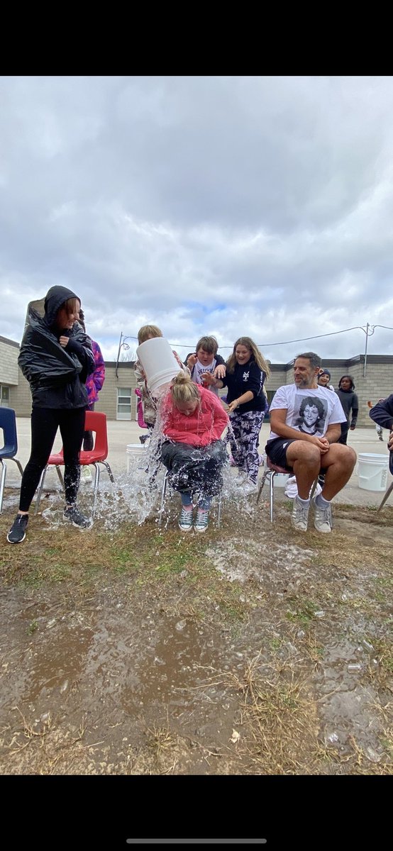 MadameMacKay's tweet photo. After reaching their fundraising goal to support the Terry Fox Run, the students finally got to see what they’ve been waiting for! Giant thank-you to everyone that helped to make all this happen! @GoodfellowPS @GPSMrZ @MatthewRosar @CalabrettaJenn @Rhonduhl https://t.co/TlF278Ynqf