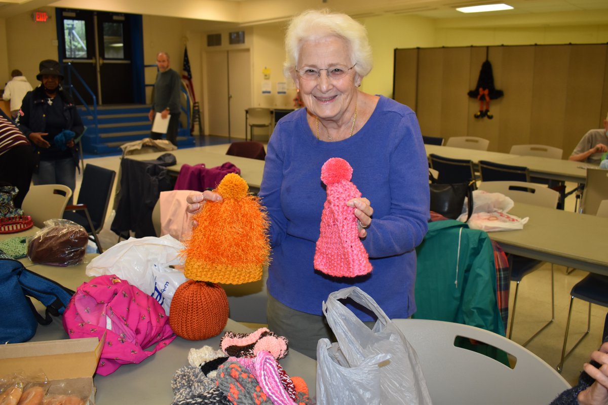 The Knitters love having Widener Student Nurses back in the center! Between checking blood pressure, students took time to gain knitting skills of their own and donated yarn for continued learning when they come back next. 🧶
#SeniorService