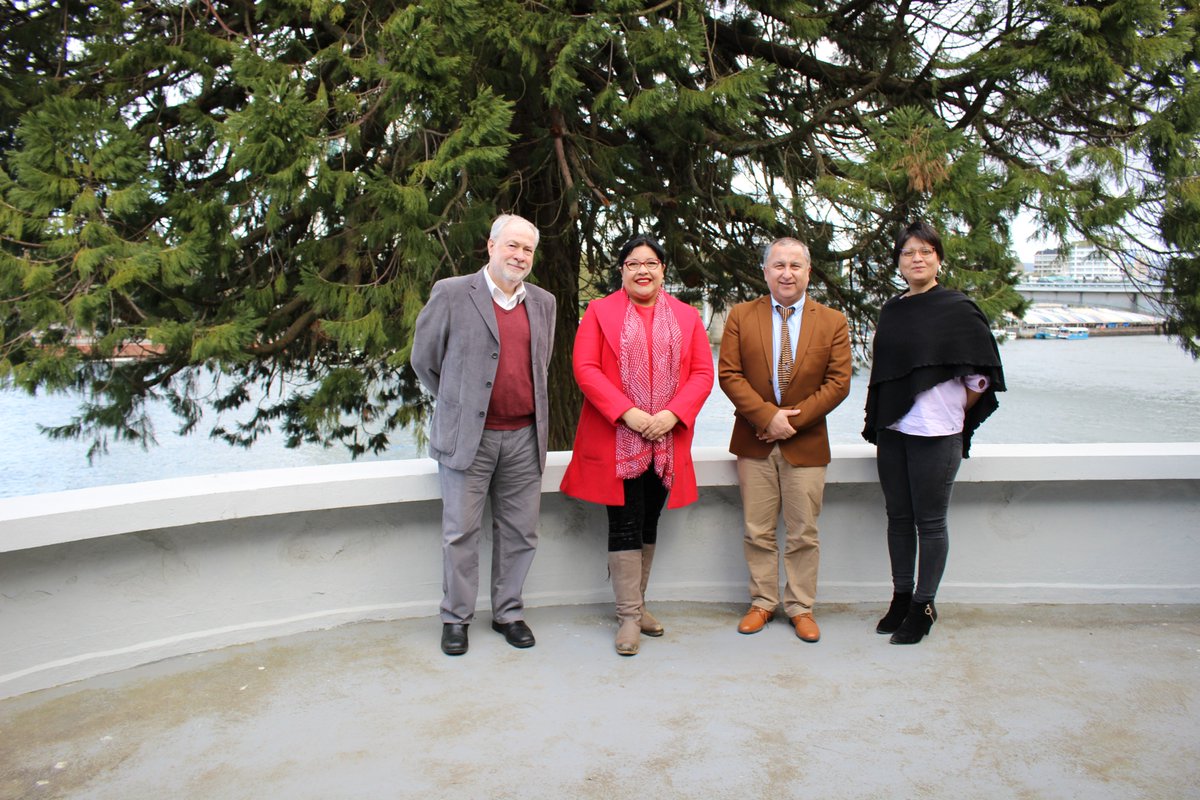 faceauach's tweet photo. Hoy el decano @egonelier y su equipo, recibieron a @DPRLosRios Paola Peña, con quien se establecieron acuerdos de trabajo colaborativo. También y visitaron el Programa Austral Patagonia, donde compartieron con el Dir. de Medioambiente, Cambio Climático y Océanos de @Minrel_Chile. https://t.co/USeyGWEj5V