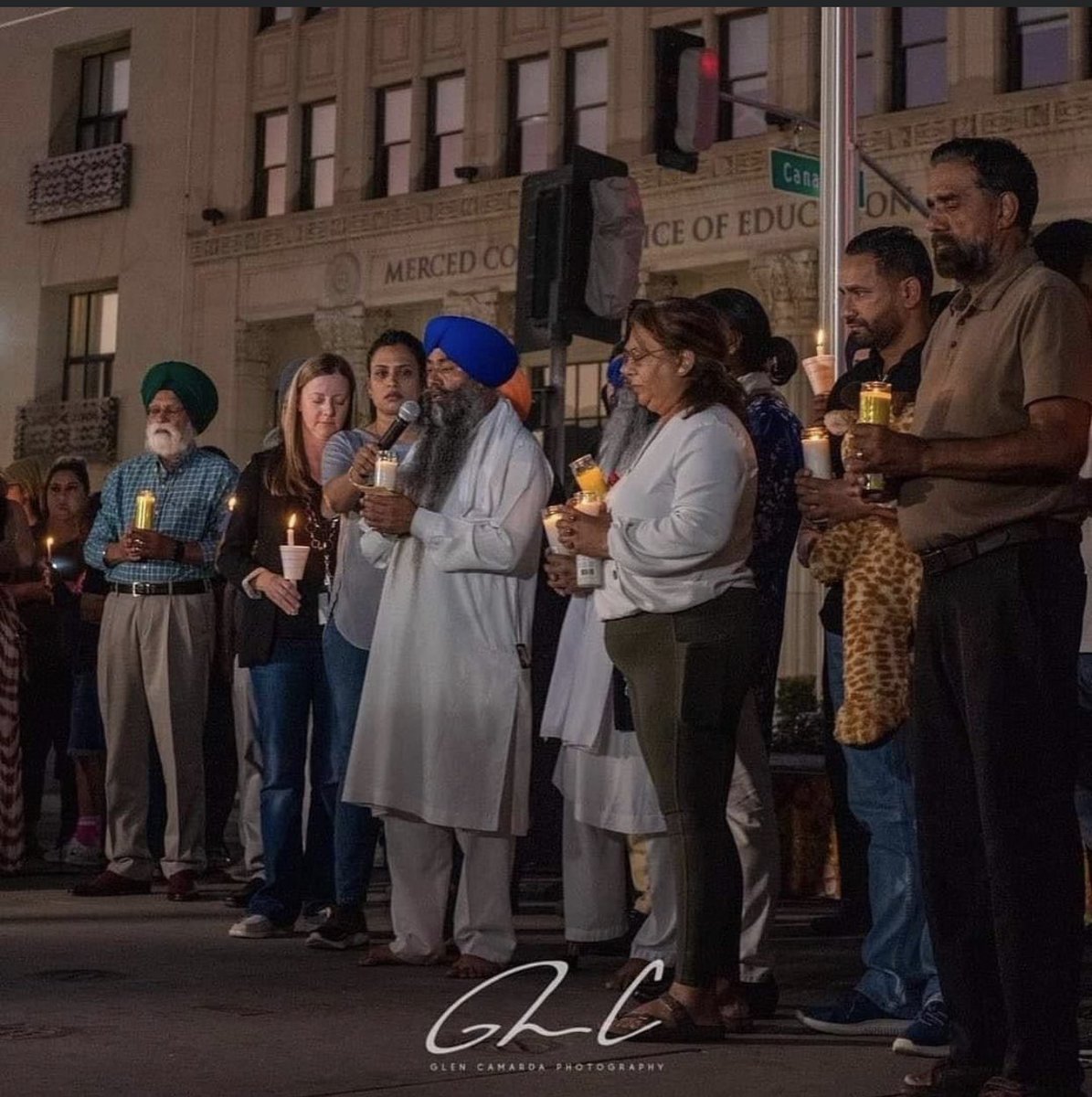 jobanchandi2's tweet photo. Candlelight vigils in the loving memory of Dheri family, waheguru keep them in paradise!!
#justice #MercedKidnapping
#AllLivesMatter @PunjabiRadioUSA https://t.co/PmOJnhmyV2