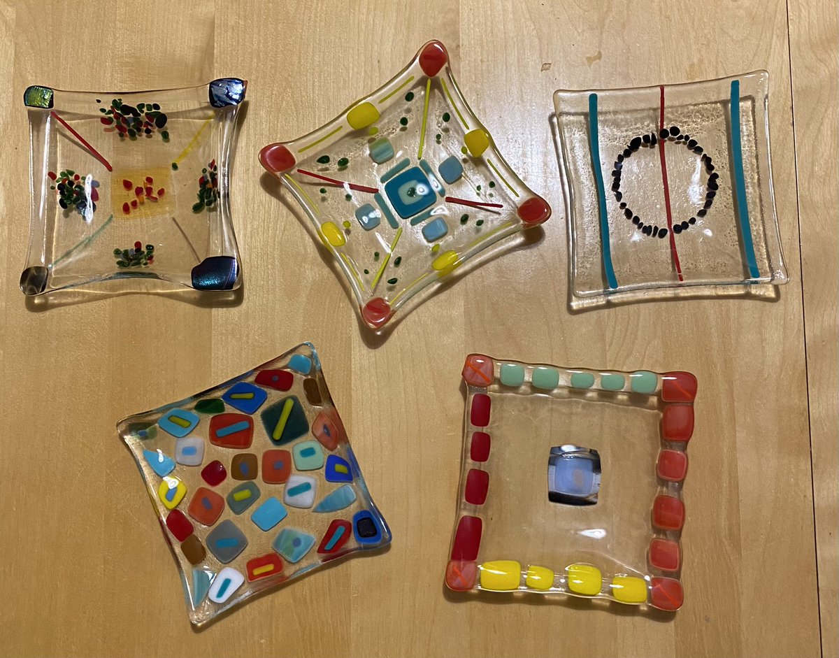 JcampbeJen's tweet photo. Thanks for the evening art class with the elementary kids @OuelletteHRCE ! The bowls are beautiful! https://t.co/2sKfoPDNdm