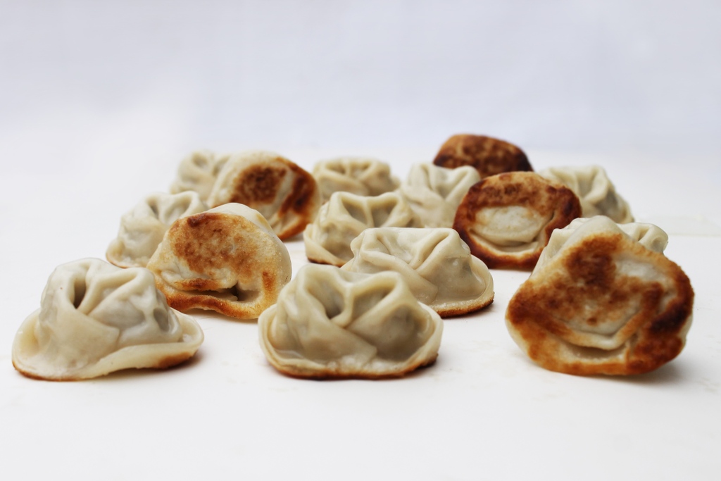meimeidumplings's tweet photo. We love #crispybottoms at Mei Mei...do you prefer your dumplings steamed or fried? ๐ฅโจ๏ธ๐ฅ
.
.
.
.
.
#meimeidumplings #dumplinglove #dumplingsfordays #eatdumplings #dumplings #dumplingmaking #dumplingsmaketheworldgoround #crispybottoms https://t.co/8n5wlov8kc