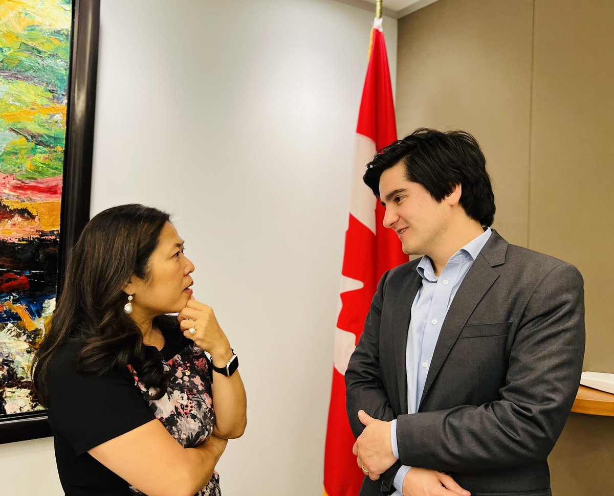 🇨🇦 &amp; 🇨🇱 have a deep history, a friendship spanning 80 yrs &amp; a close economic partnership built through free trade. Undersecretary Ahumada &amp; I are working together to ensure progressive trade benefits people &amp; workers in both our countries. 

Read more: bit.ly/3efzcMp