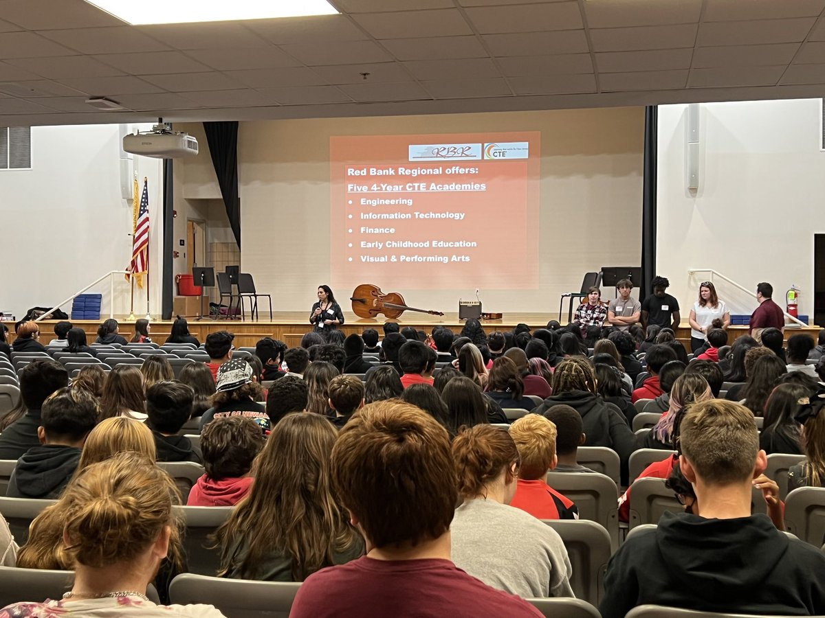 RBMSCounselors's tweet photo. Today we welcome Red Bank Regional High School to RBMS to speak with our 7th and 8th graders about what their different academies have to offer! #DreamBig https://t.co/69VYO3nB6C