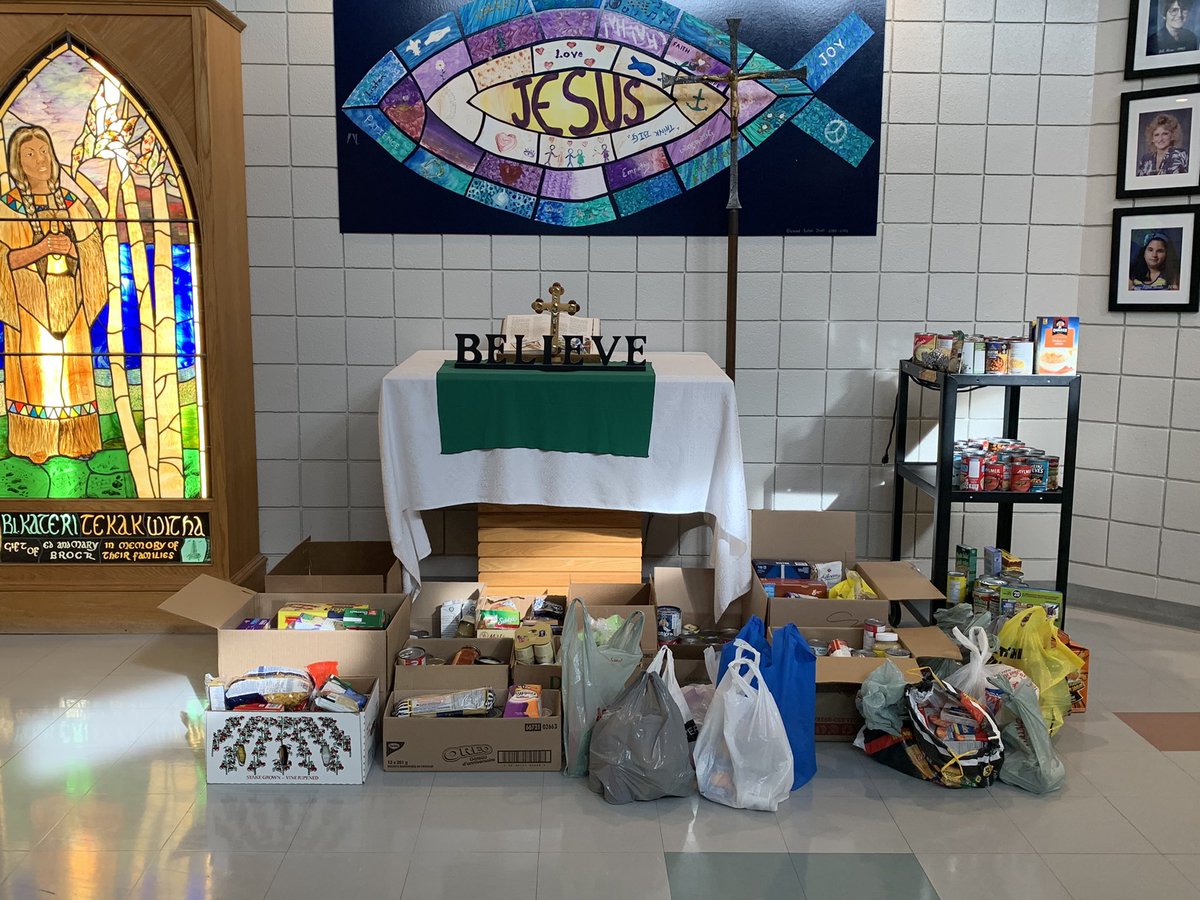 bseigmiller12's tweet photo. Thank you @StKateriLondon for the generous donations during our Thanksgiving food drive. @LopesTara https://t.co/17dsNO7I1i