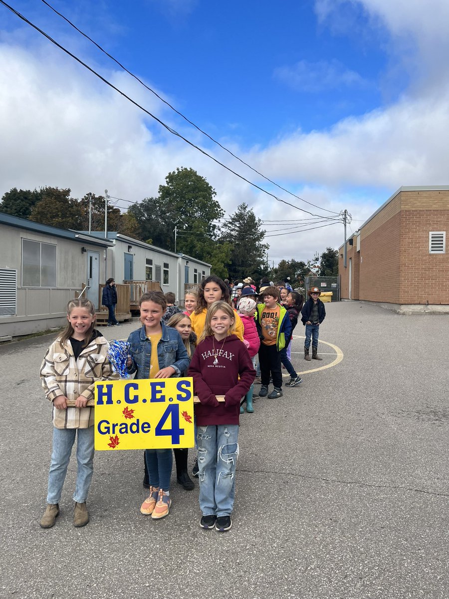 HuroniaCES's tweet photo. The skies cleared and off we went. Over 1000 area students, staff and parents marched from @HuroniaCES to the Elmvale Fall Fair! Celebrating 160 years! Happy Thanksgiving everyone!! @SCDSB_Schools https://t.co/d6JcZi3L00