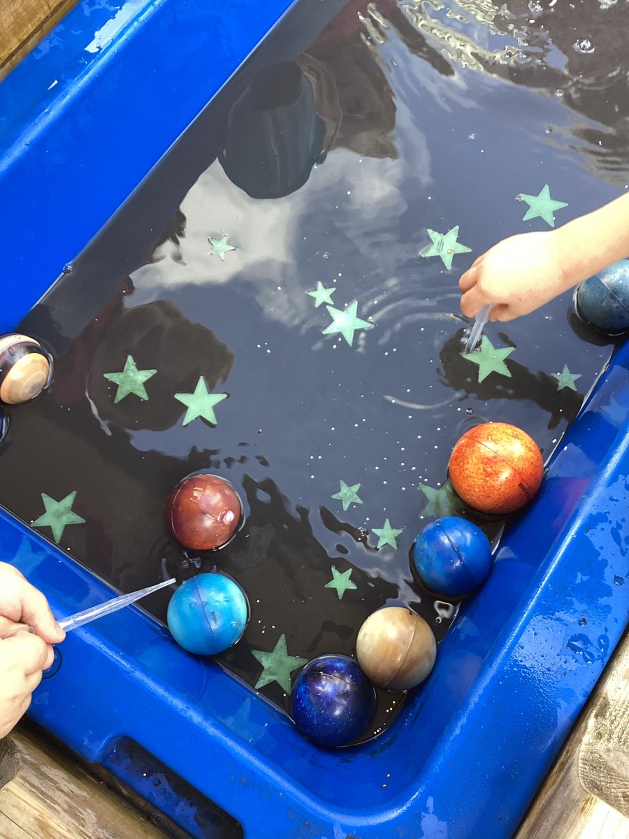 misscose1's tweet image. Planet and stars sensory play - My class had a brilliant time celebrating World Space Week! 🪐🌎⭐️ #WorldSpaceWeek2022 #edutwitter @WAlvingtonLAP