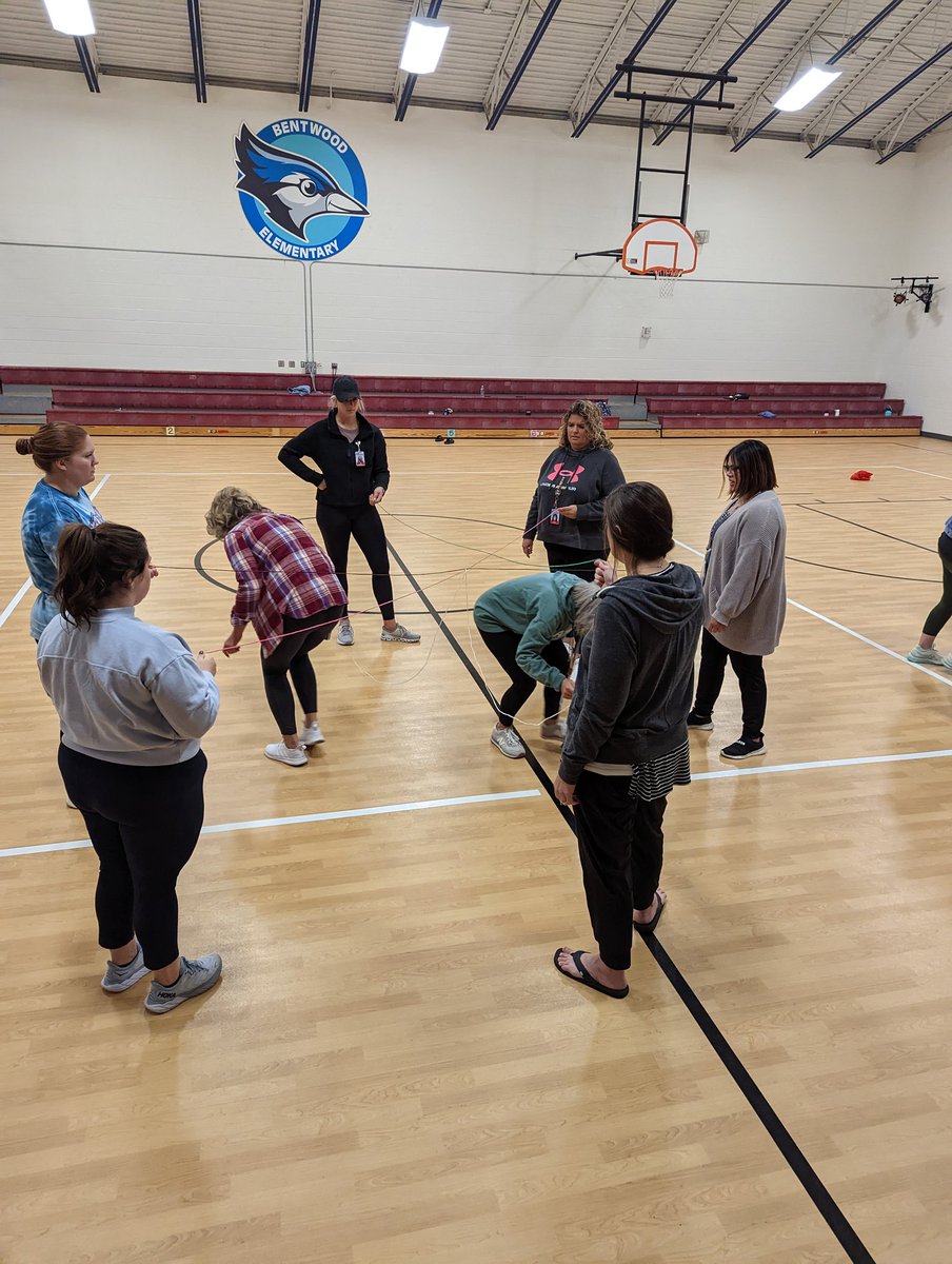 Wake up <a href="/foreverbentwood/">Bentwood Elementary School</a> ! We are learning today!!! 💛💙💛💙 <a href="/olatheschools/">Olathe Public Schools</a> #findjoyBE