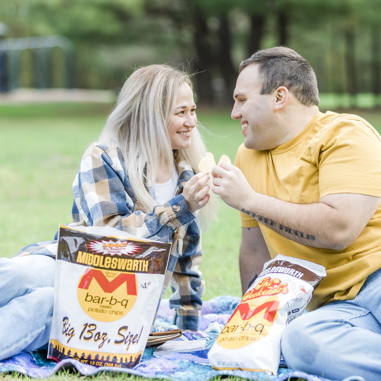 PASnacks's tweet photo. PA natives who moved to NY chose to get cozy wiith their favorite Bar-b-q Middleswarth potato chips for their engagement photos. Sweet! Congrats guys!!! ๐ #middleswarth #potatochips #engagementphotos https://t.co/xgtEYZz0aZ