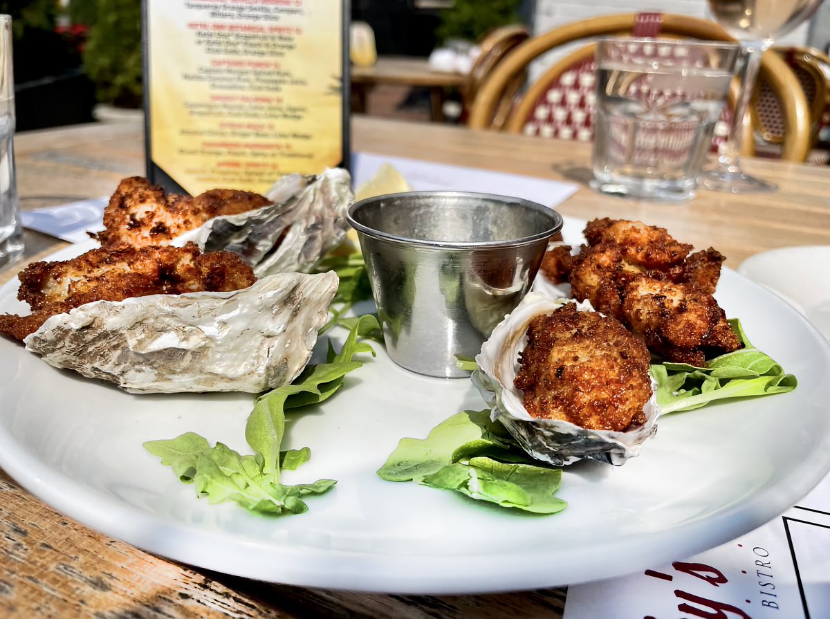 rubysoysterbar's tweet photo. Friday afternoon delight! #friedoysters ☀️🍴🦪 https://t.co/CyxTBjvXU0