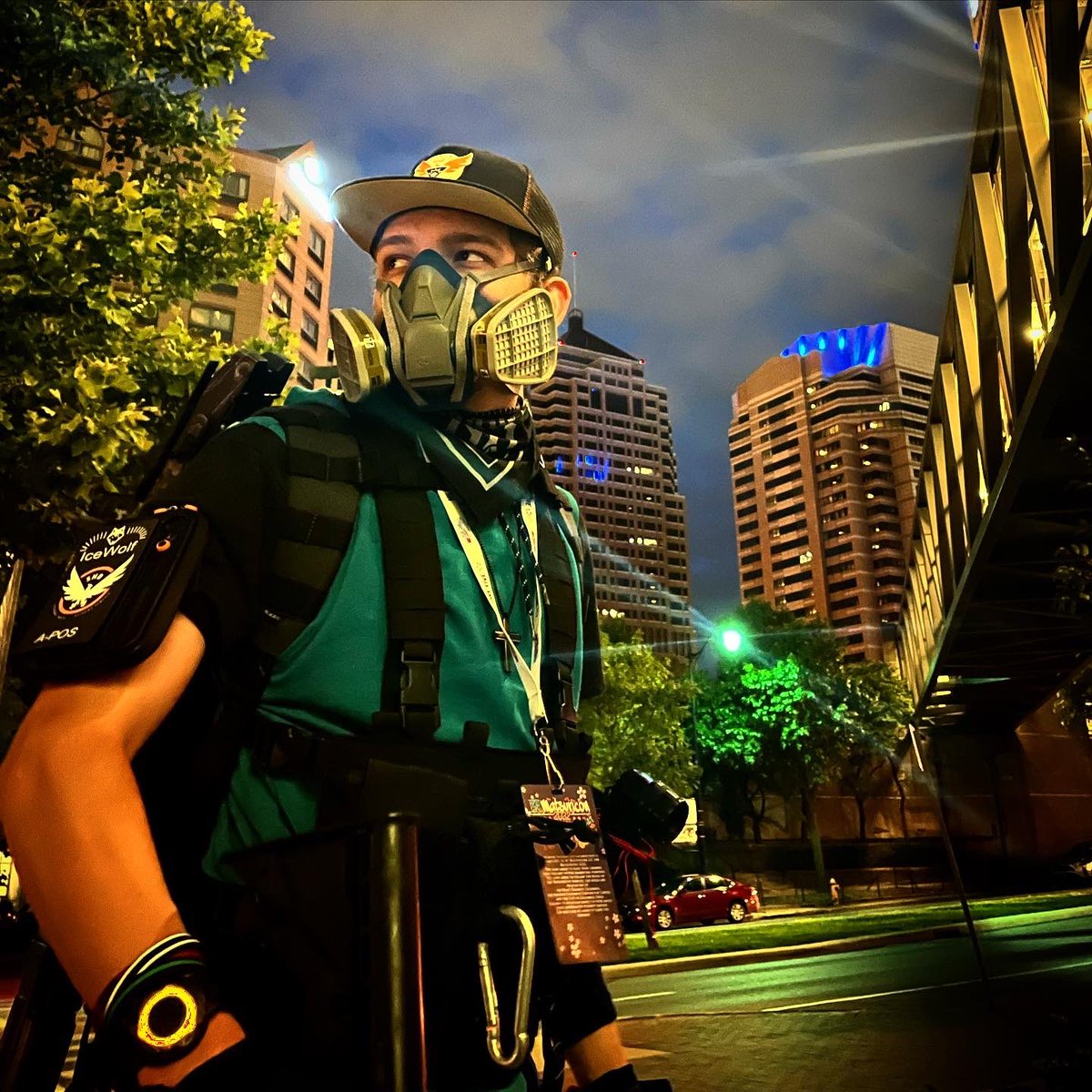 Agent_IceWolf's tweet photo. Old to new! (Still the same hat 😂)
I can’t wait to use the LED mask
.
.
.
#TheDivision #TheDivision2 #thedivisioncosplay #divisioncosplay #ubisoftcosplay https://t.co/W0nBivJmap