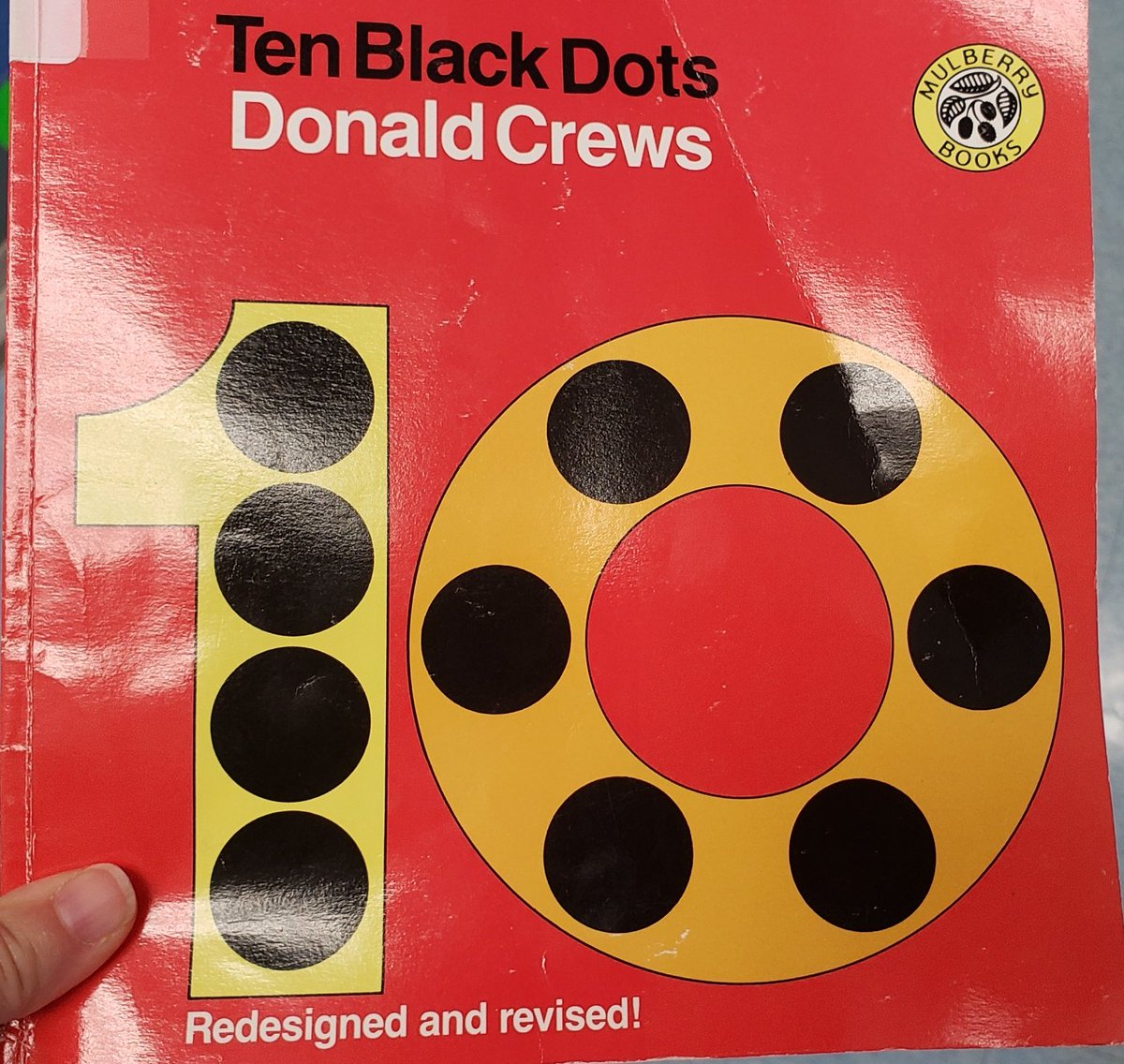 AllenM4TH's tweet photo. We had fun with 10 Black Dots in Kindergarten! Our friends made some fabulous pictures! 

Believe it or not the bottom picture features 12 black dots, can you tell me how? 

Thanks @LearnWithMrsCip for having me come in to learn with your kiddos! https://t.co/Mrx2M3NYvg