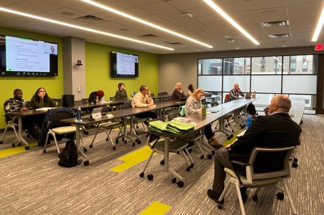 PittSbdc's tweet photo. #H2P! Kicking off #PittHC22 weekend w/ a hybrid "1st Step: Mechanics of Starting a New Business" on @PittTweet campus for new &amp; aspiring #entrepreneurs to create a solid foundation for their budding businesses.

More upcoming programs can be found here: https://t.co/jyEShOWsqr https://t.co/EUzEgsr2Sy