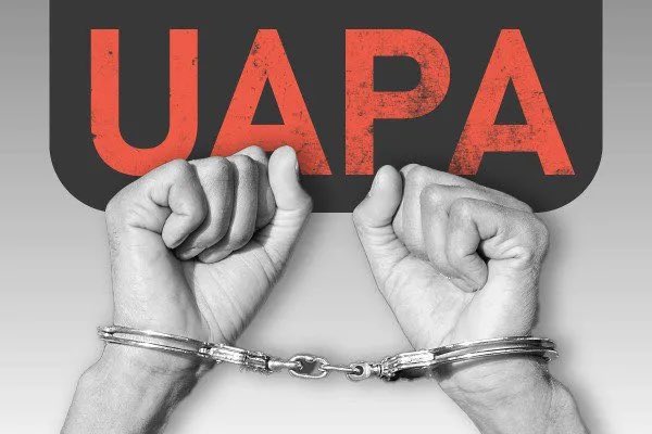 sultan1913's tweet photo. Unlawful Activities PreventionAct #UAPA the draconian law is hanging over every Kashmiris like #Damocles Sward.5 Namely Azad, Qamardin, Wajahat, Kamaldin & Sajad arrested under UAPA in Poonch IOJK.
#RepealUAPA
#UPRIndia
@UNGeneva
@ClaudeRakisits
@UPRinfo
@HRCP87
@isc_issi https://t.co/2N1WA329og