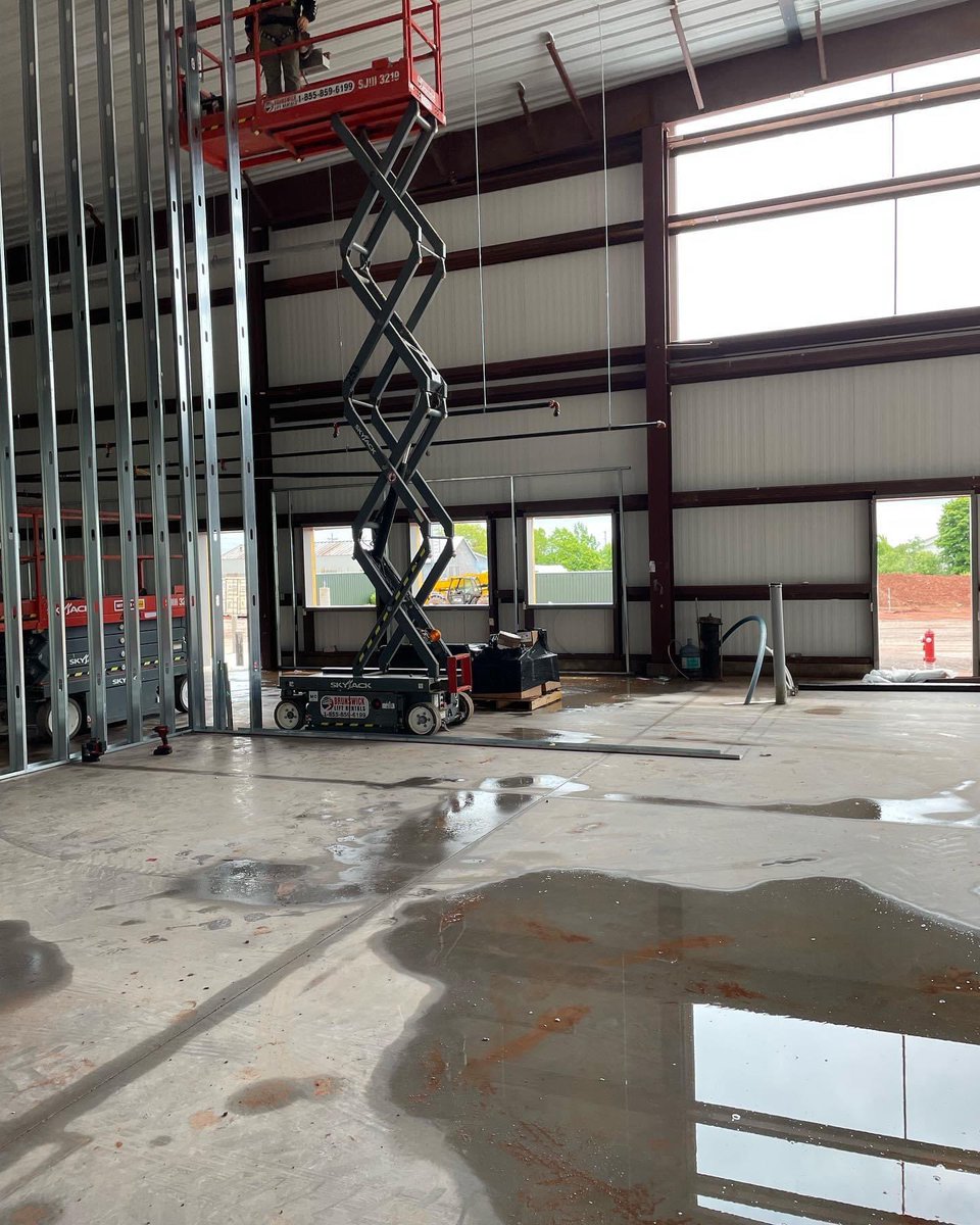 Recent shots of the new FedEx building on Brackley Point Road in Charlottetown, PEI! 📮📭

General Contractor: Moltus