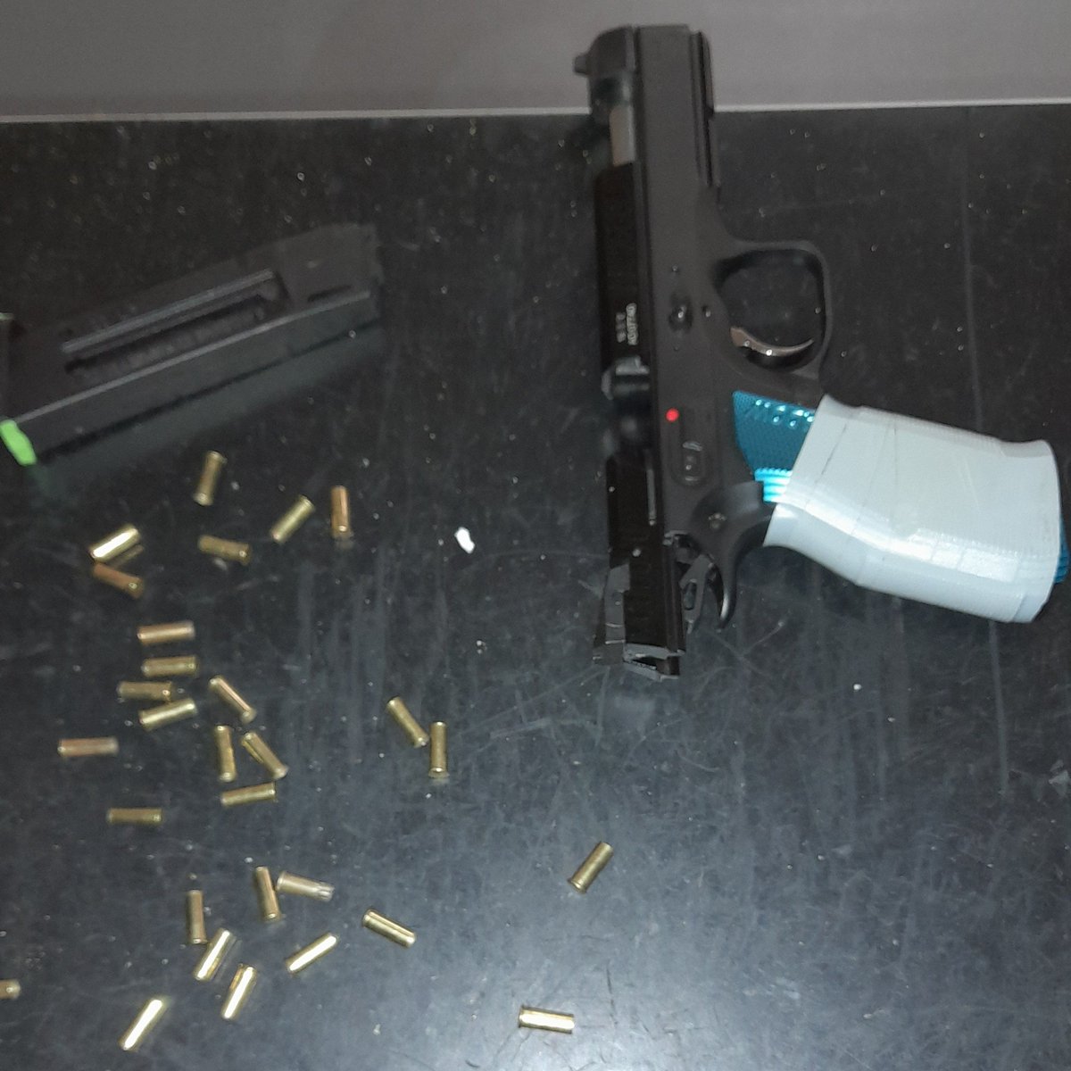 JanSuch6's tweet photo. Kropení terče malorážkovým střelivem. #guncentrum https://t.co/9gS01LWzrK