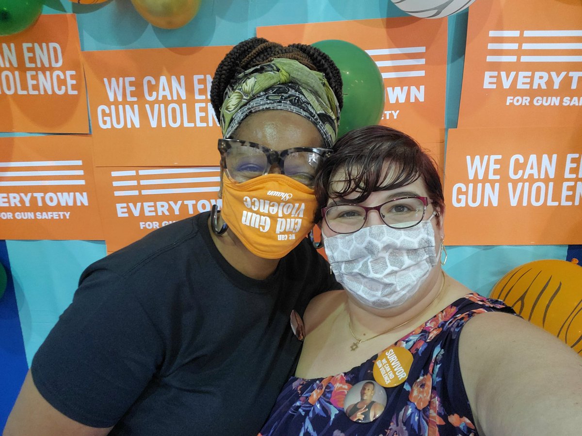 Brenda is the absolute best of all of us in the <a href="/MomsDemand/">Moms Demand Action</a>/<a href="/Everytown/">Everytown</a> family.
I ❤️ her AND her mission! Please follow <a href="/SWAGforHealing/">Shawn Moss Wellness and Growth</a> &amp; help give back by donating to these foster kiddos.
m.signupgenius.com/#!/showSignUp/…
