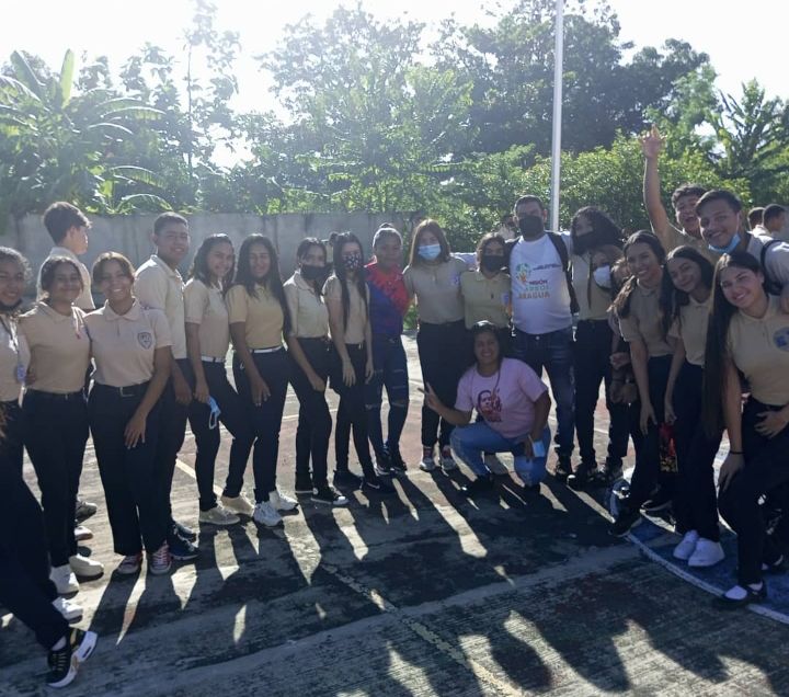 _Hoy 7 de octubre se llevo acabo en el liceo Generación Robert Serra el 8to aniversario de la misión jóvenes de la patria Robert Serra en el  municipio libertador gracias todos las personas que lograron que esto fuera posible gracias también a nuestro jefe político <a href="/hector/">H</a>.cardoz